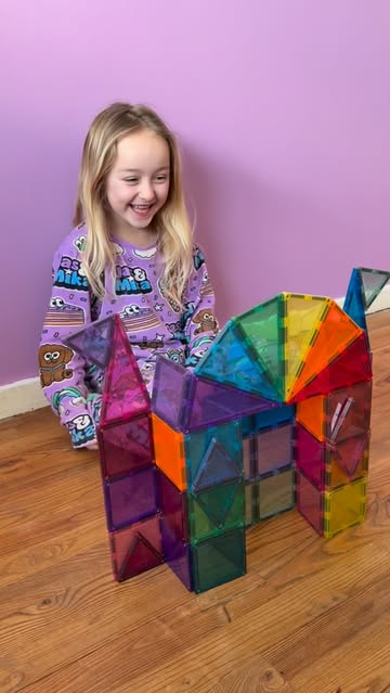 Reklame/test ✨

Silje tester i øjeblikket de fine glimmermagneter fra @connetix_tiles i samarbejde m