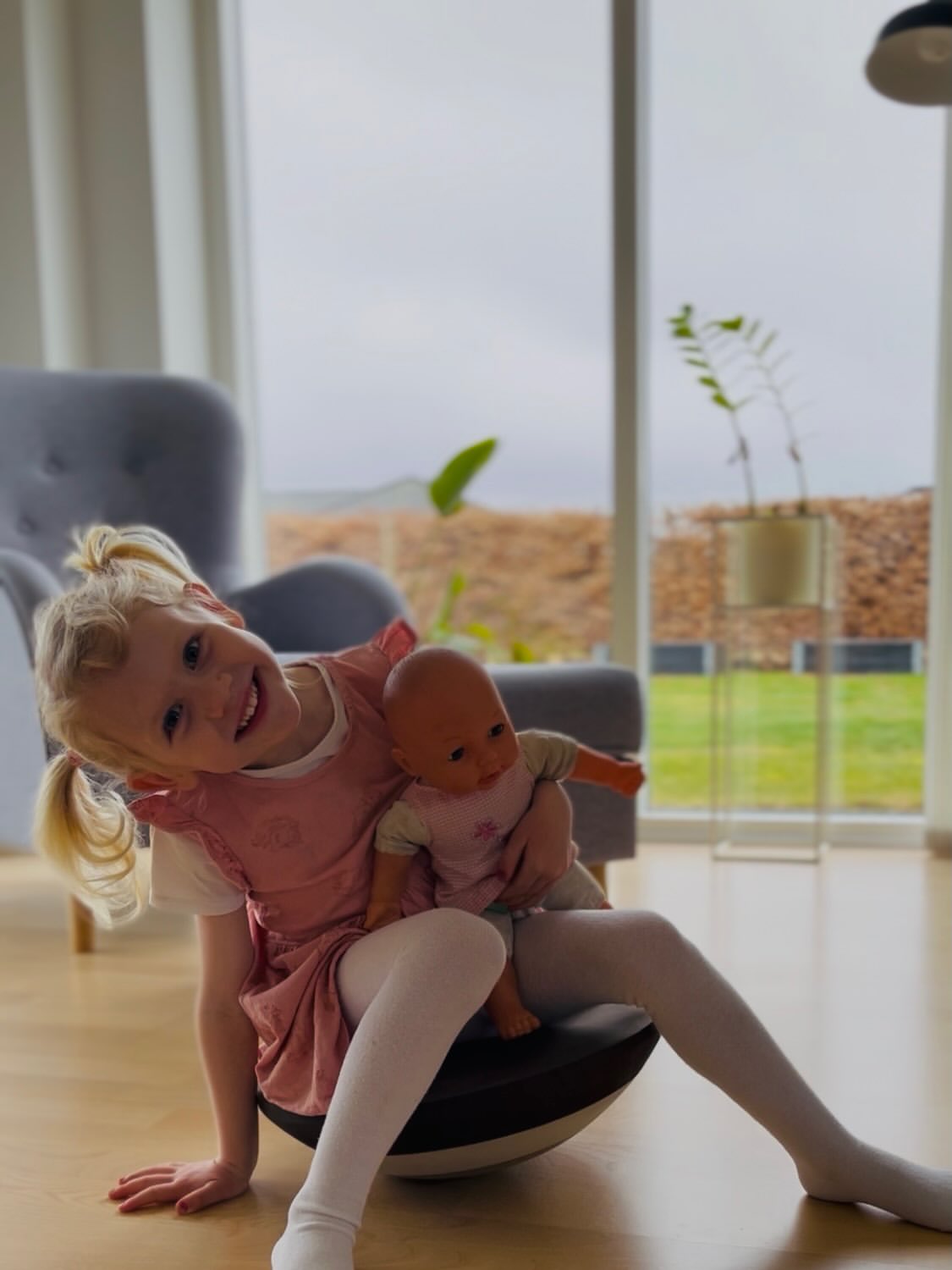 // Reklame @ddigroup_ @testfamilien.dk 

Emma er den sødeste lille dukkemor - 3 års alderen kan virk