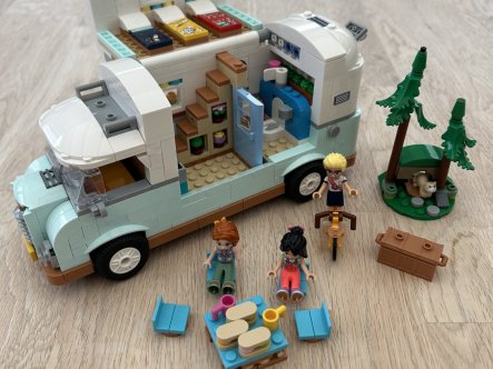 TEST af LEGO FRIENDS Venskabs-autocamper på eventyr 42663 7+