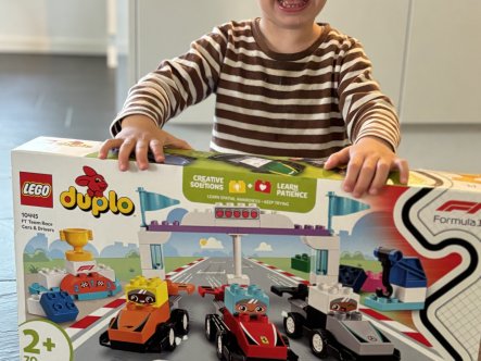 TEST af LEGO DUPLO F1®-teams med racerbiler og kørere 10445 2+