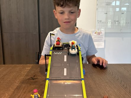 TEST af LEGO City – Ingen grænser: Racerbilrampe 60460 6+