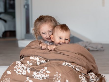 TEST af Juniorsengetøj fra Manostiles 