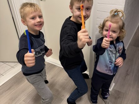 TEST af Curaprox tandbørster for hele familien