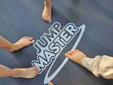 TEST af Jumpmaster Premium Inground 4,3 m Trampolin fra Træningspartner