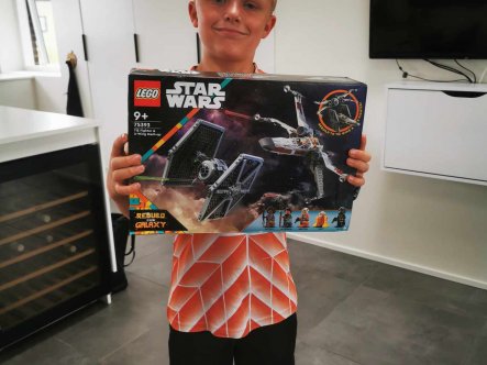 TEST af LEGO Star Wars Kombimodel: TIE-jager og X-wing (75393) 9+
