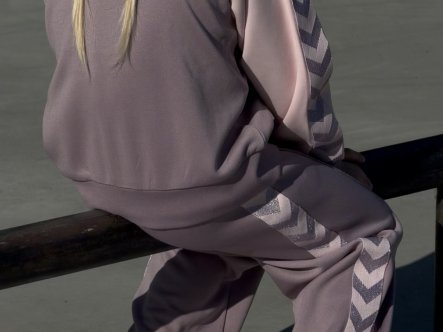 TEST af Hummel GLOW Shoes og Tracksuits