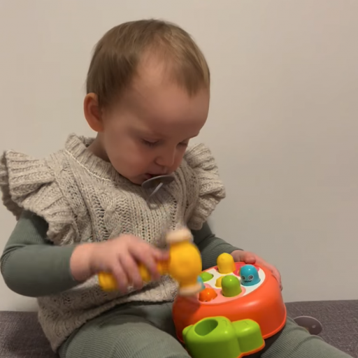 Farverig leg med bevægelse og koordination