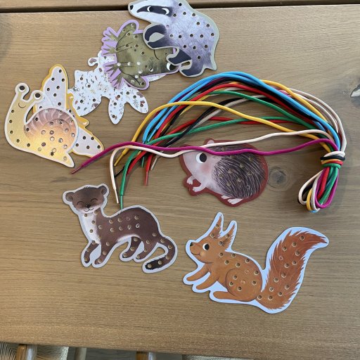 Kreativ fordybelse med broderisæt fra Skovens dyr