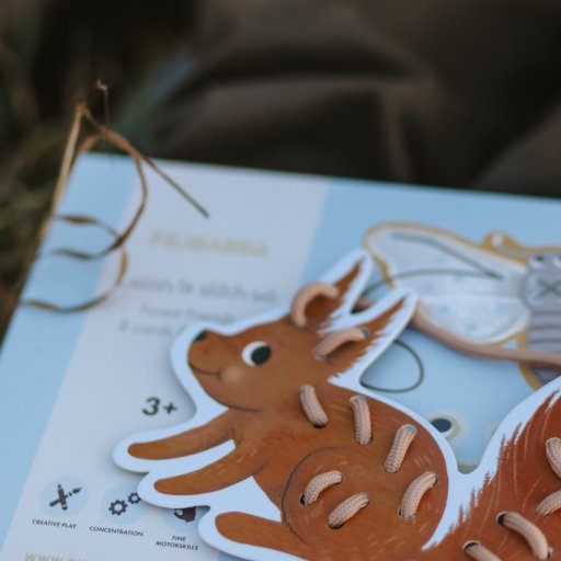 Kreativ fordybelse med broderisæt fra Skovens dyr