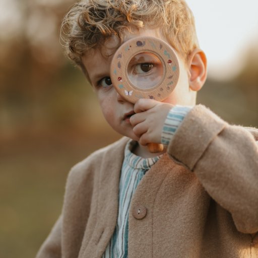 Hygge og spil med magnetisk tre på stribe