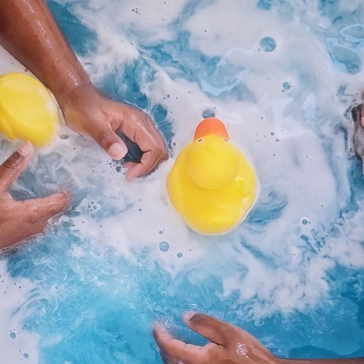 Farver, bobler og magi – Tinti gør badet til en fest
