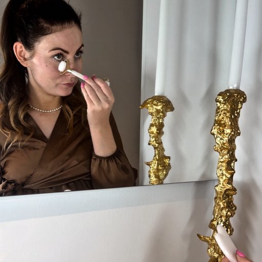 Daglig selvforkælelse med GUA SHA og skinroller