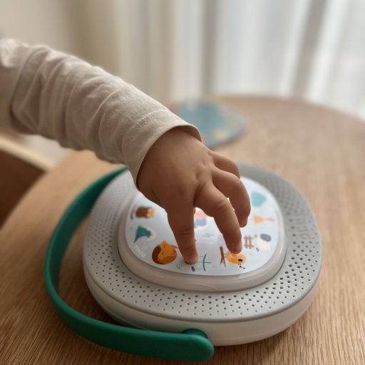 Børnene udforsker selv de forskellige TIMIO-discs og aktiviteter