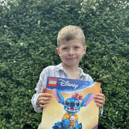 Byggeglæde fra første pose – Liam går i gang med Stitch