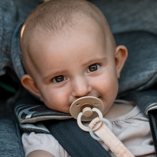 Adore i-Size vokser med barnet fra fødsel til 12 år