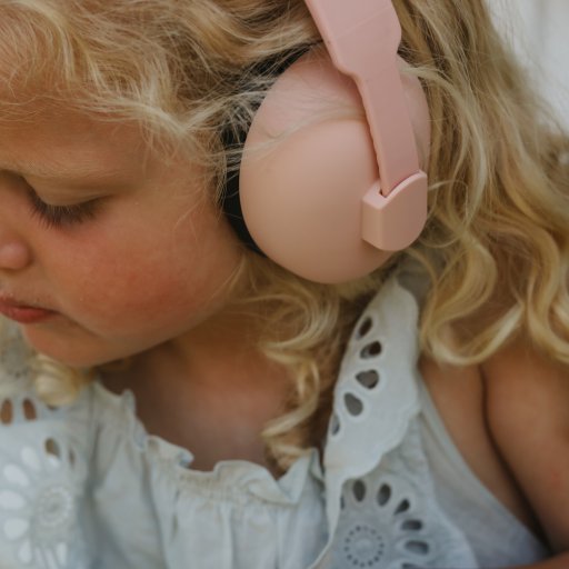 Kreafunk Hush Earmuffs giver børn ro i støjende omgivelser