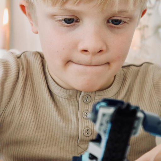 Kreativ leg og fantasifulde kampe i LEGO NINJAGO-universet.
