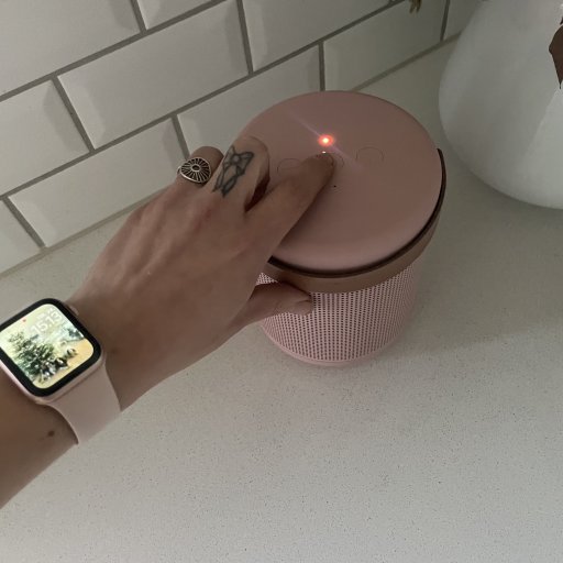 Op til 30 timers batteritid gør musikken klar, hvor end du er