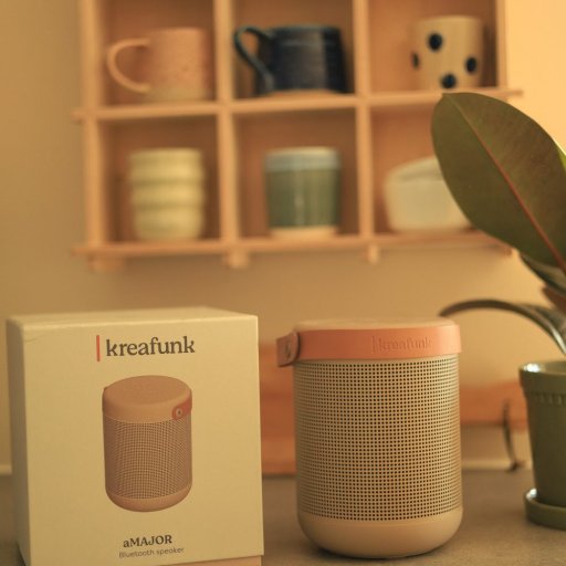 Op til 30 timers batteritid gør musikken klar, hvor end du er