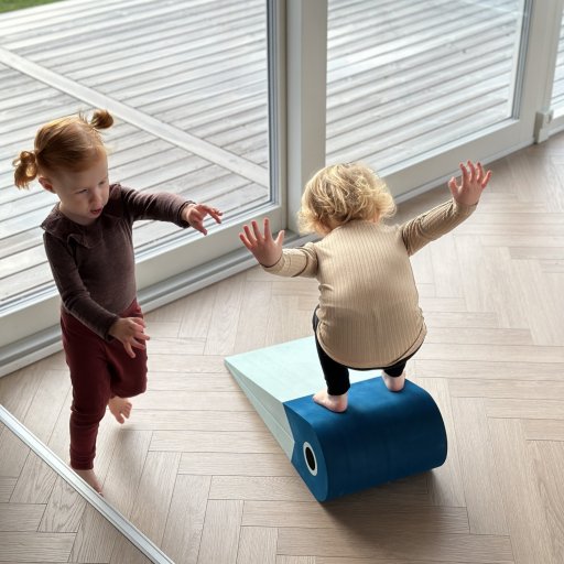 Motorisk leg, der udvikler barnet fra første dag
