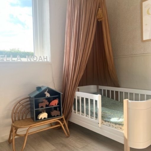 Stilrent dansk design, høj kvalitet og tumlemøbler, der holder til mange års leg.