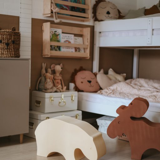 Stilrent dansk design, høj kvalitet og tumlemøbler, der holder til mange års leg.
