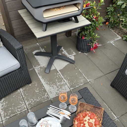Sprøde stenovnspizzaer på få minutter med Cozze Pizzaovn