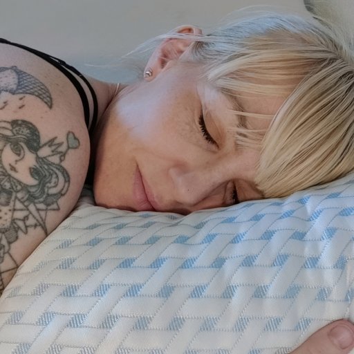 The Nap Pillow tilpasser sig dig – ikke omvendt
