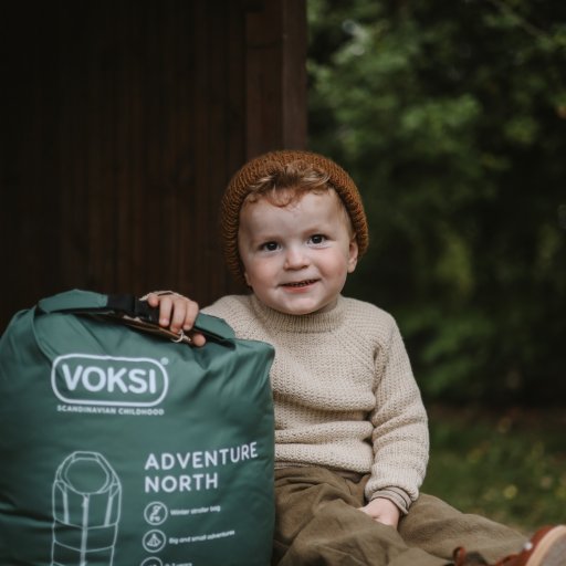 Voksi Adventure North holder de små varme på alle vinterens eventyr.