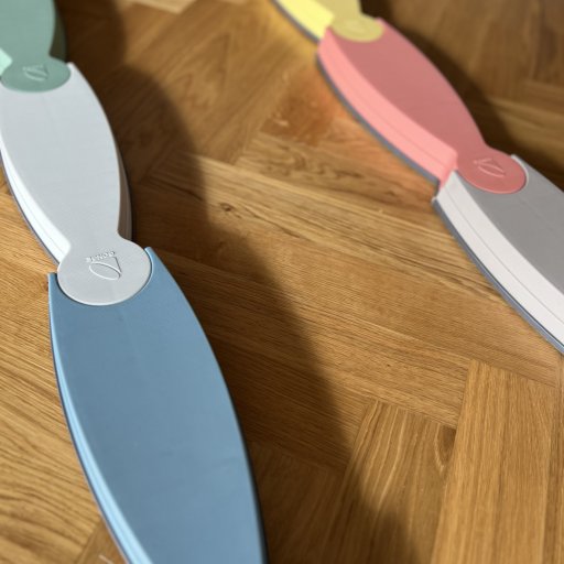 Gonge Føleskiver og Flodsti giver timevis af aktiv leg og læring.