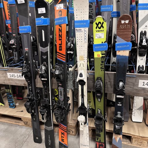 Klar til skiferie – hele familien havde skiudstyret med hjemmefra