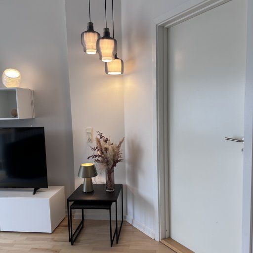 Smukt lys skaber hygge i stuen