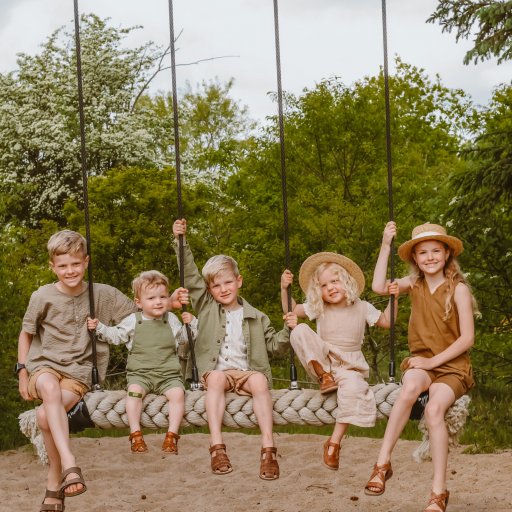 En hel dag med grin, natur og kvalitetstid for hele familien