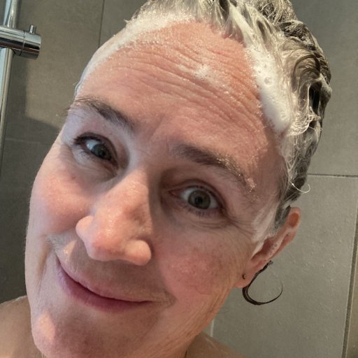 Fra intensiv behandling til vedligeholdelse med Elution Shampoo
