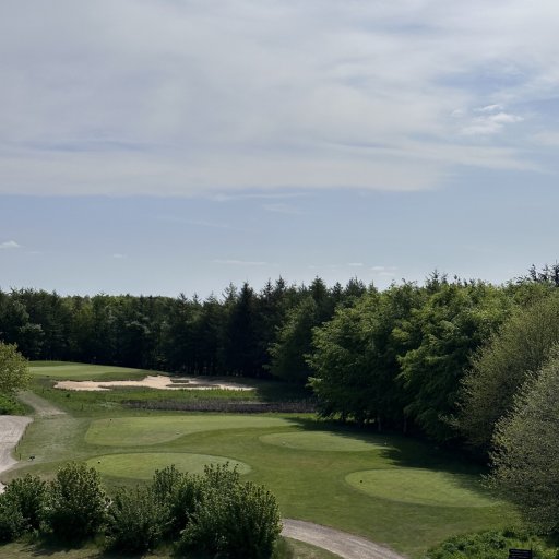 18 hullers golf i smukke og udfordrende omgivelser
