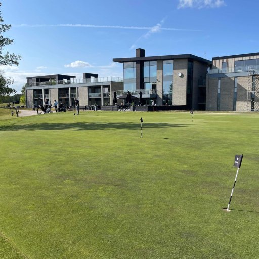 18 hullers golf i smukke og udfordrende omgivelser