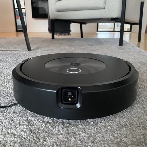 Clean Base tømmer automatisk robotten, når rengøringen er færdig