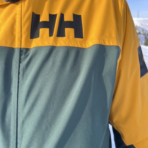 Funktionelt skitøj med masser af praktiske detaljer