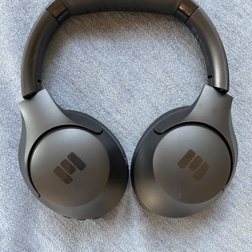 De har et fint stilrent design og virker på ingen både stor selv om man evt. har et lille hoved