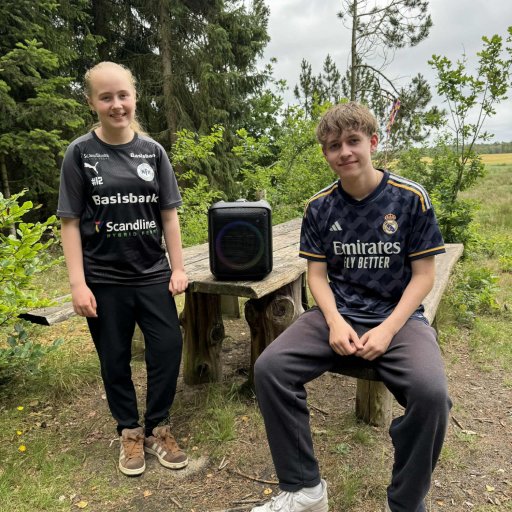 Højtaleren er nem at betjene, god lyd og så glæder den hele familien.