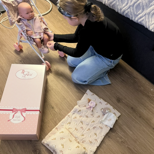 Malia vil gemme dukken for altid