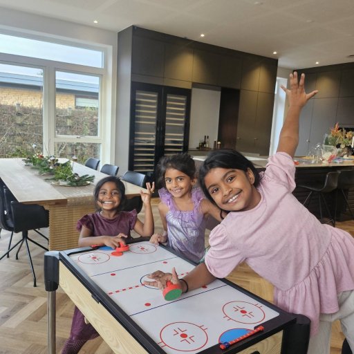 Weekendens samlingspunkt – hvor én runde altid bliver til flere