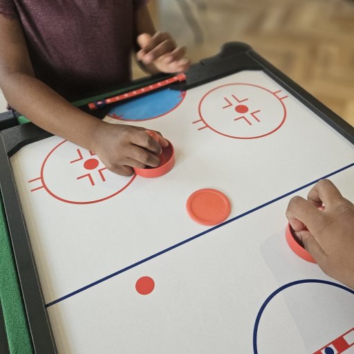 Weekendens samlingspunkt – hvor én runde altid bliver til flere