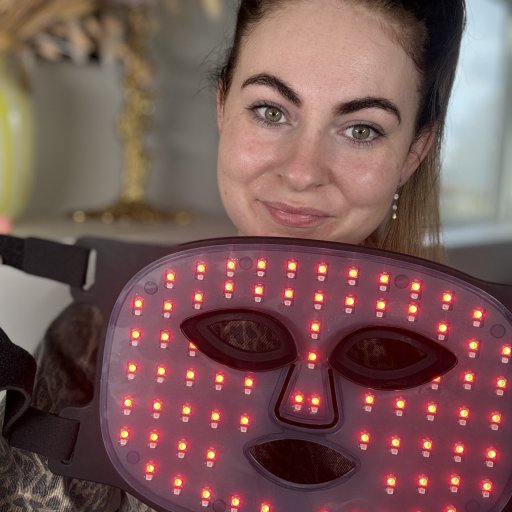 Selvforkælelse og hudglød – lysterapien i gang