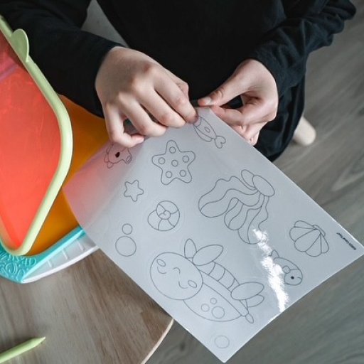 Stolt kunstner i gang – kreativiteten får frit spil