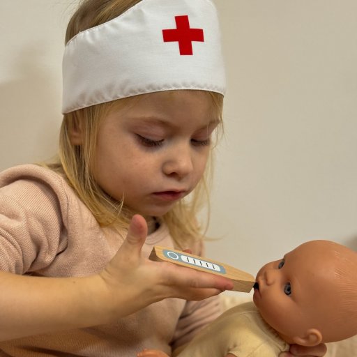 Rolleleg med hjerte – små læger i aktion