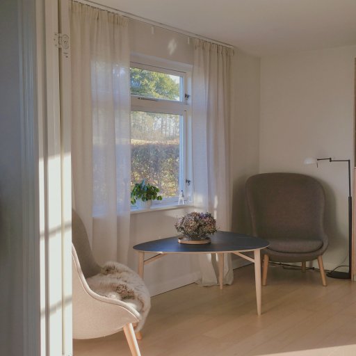 Smart komfort i hverdagen – Irina tester MotionBlinds gardinskinnen