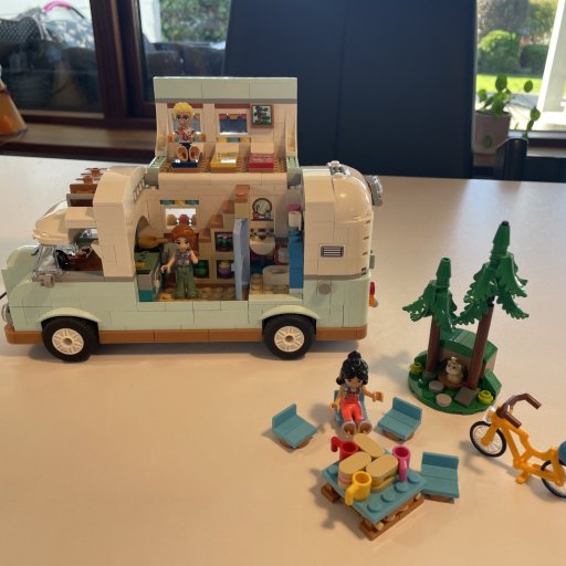 Klar til eventyr – kreativ byggeleg med LEGO Friends autocamperen