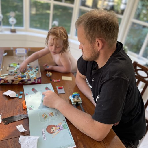 Klar til eventyr – kreativ byggeleg med LEGO Friends autocamperen