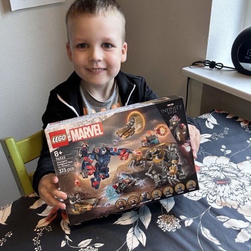 Superhelte klar til kamp â Marvel-action og byggeleg i ĂŠt sĂŚt